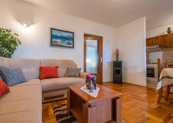 Cozy Apartment Near The Sea