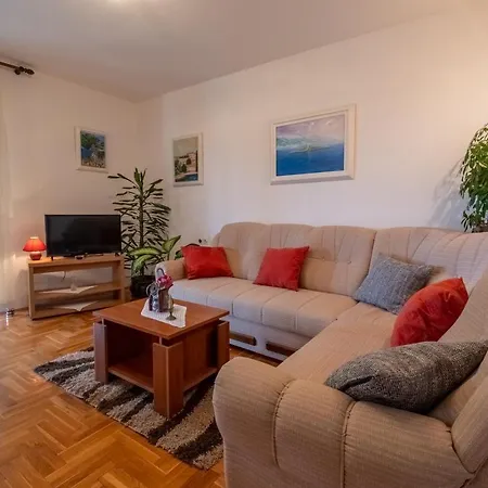 Cozy Apartment Near The Sea Novi Vinodolski Exterior foto